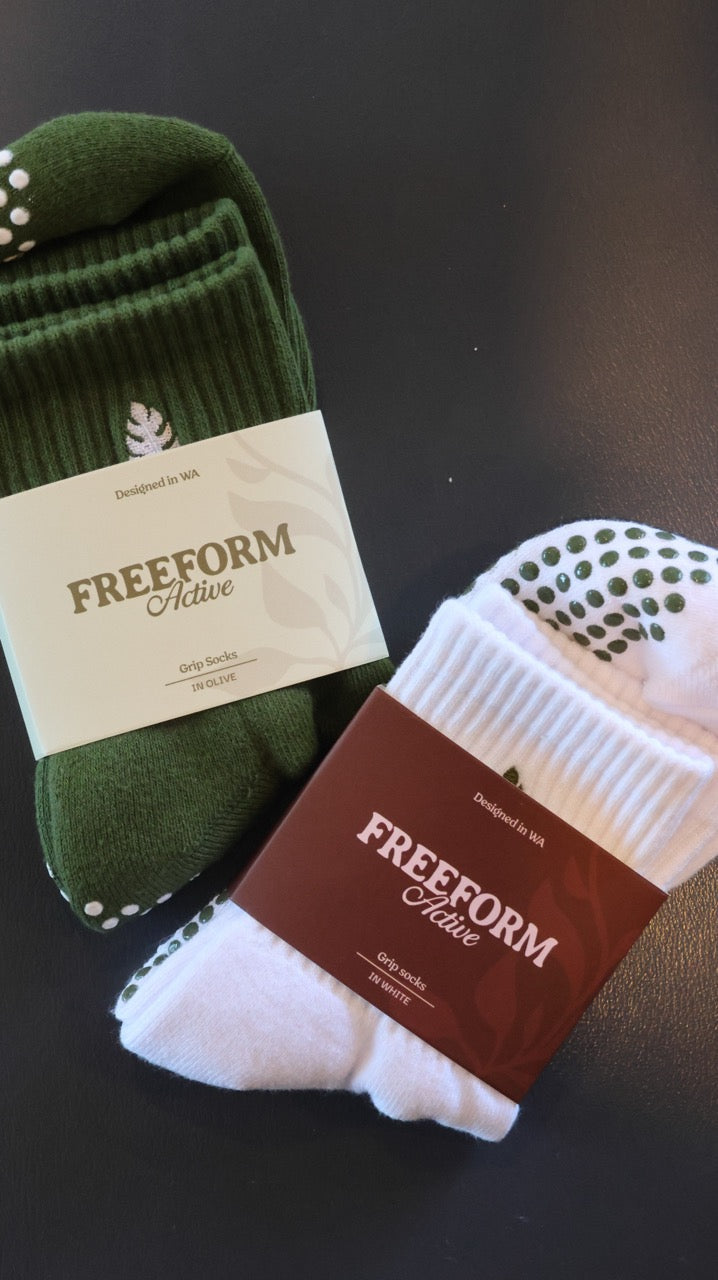 Qtr Crew Grip Socks - Deep Olive Monstera Leaf